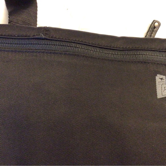 Lululemon Athletica Nylon Leather Trim Zip Cross Body Hip Bag Fanny Travel - Picture 7 of 8